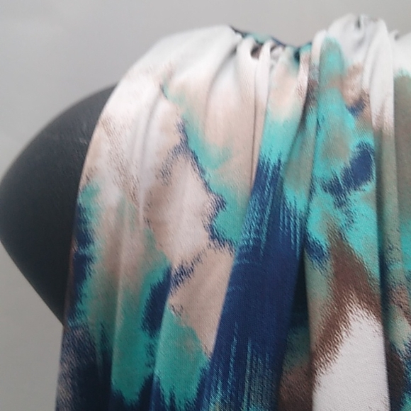 Dusak design multi color sleeveless shirt - Picture 2 of 7